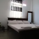 City Hotel